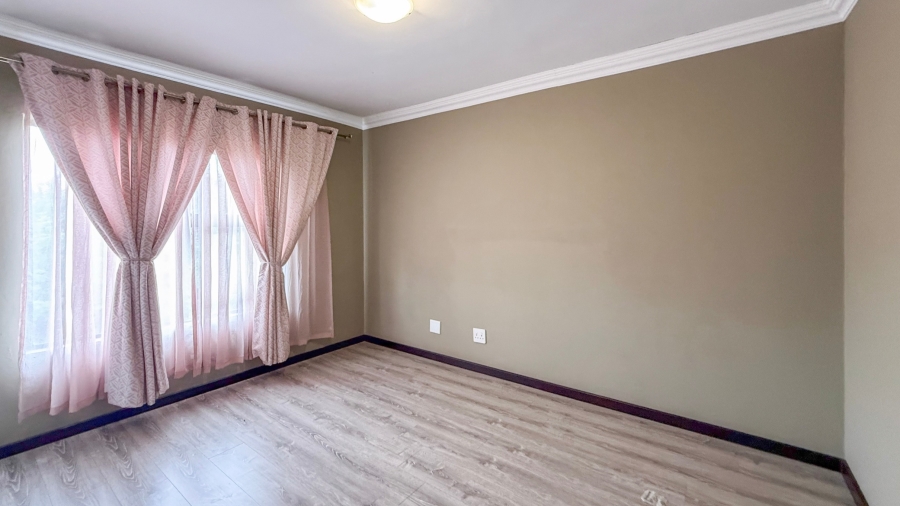 4 Bedroom Property for Sale in Birdwood Estate North West